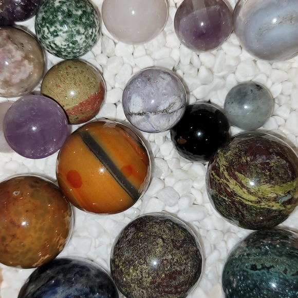 Crystal Surprise Boxes 🥳 - Picture 2 of 4